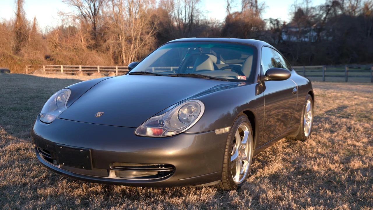 2001 Porsche 996 Carrera - Image 12 of 31