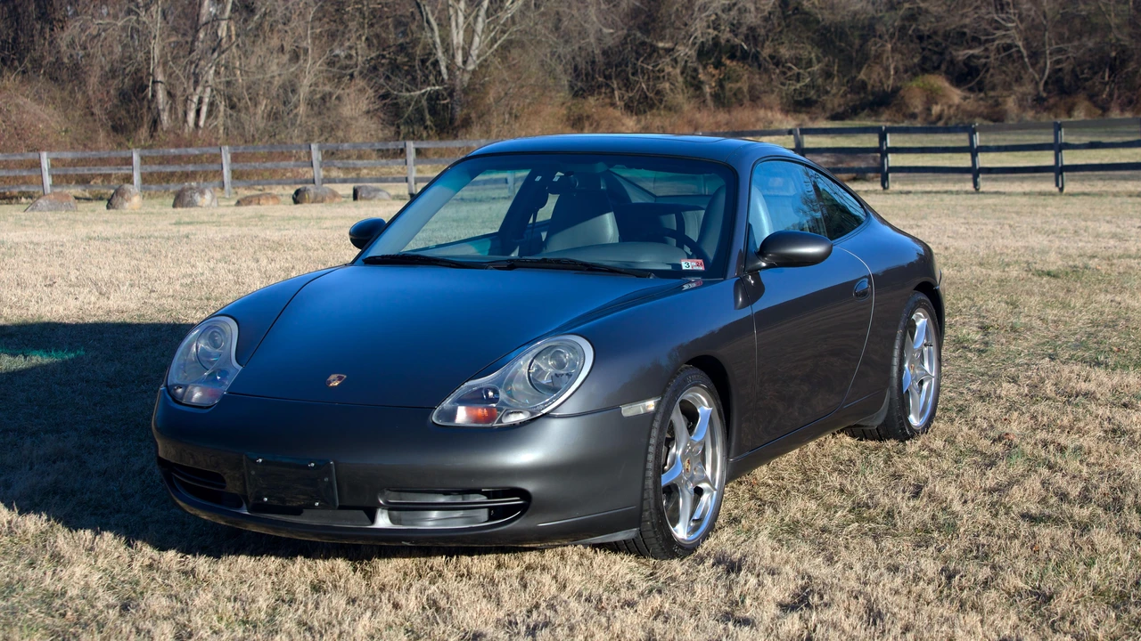 2001 Porsche 996 Carrera - Image 10 of 31