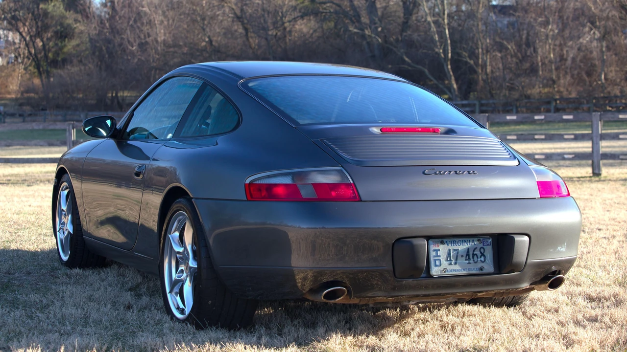 2001 Porsche 996 Carrera - Image 16 of 31