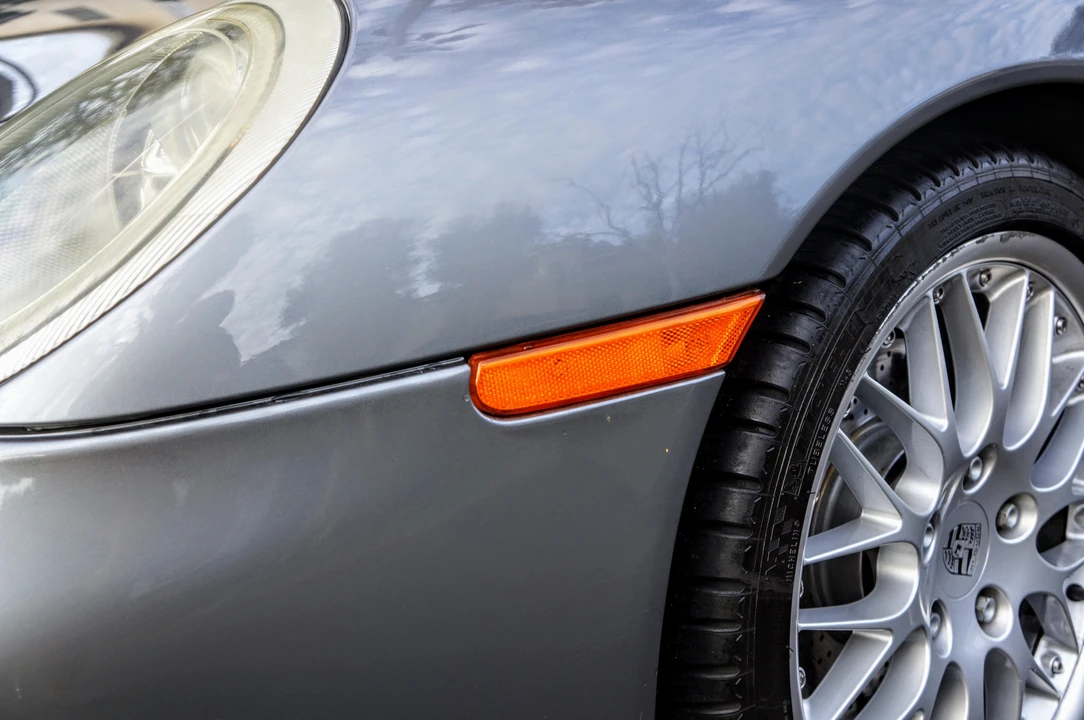 2001 Porsche 996 Carrera - Image 26 of 31