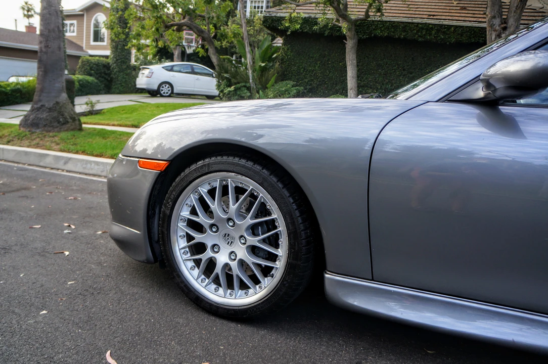2001 Porsche 996 Carrera - Image 30 of 31