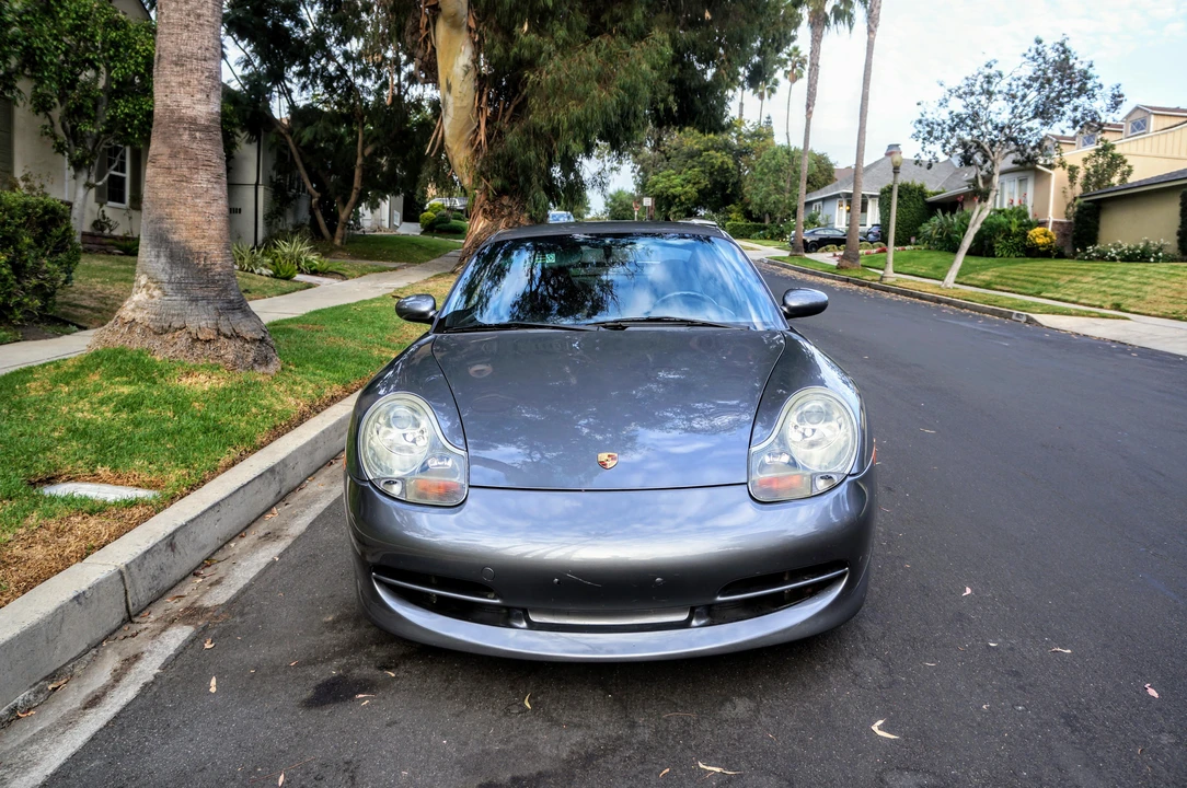 2001 Porsche 996 Carrera - Image 2 of 31