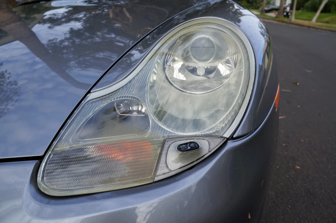 2001 Porsche 996 Carrera - Image 24 of 31