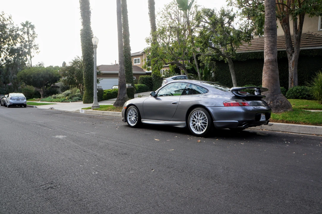 2001 Porsche 996 Carrera - Image 11 of 31