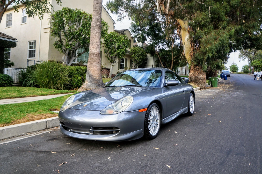2001 Porsche 996 Carrera - Image 8 of 31