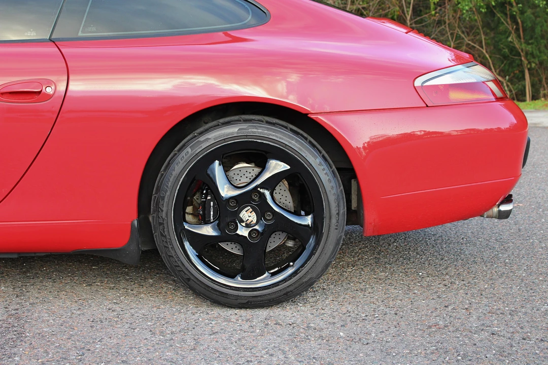 2001 Porsche 996 Carrera - Image 28 of 31