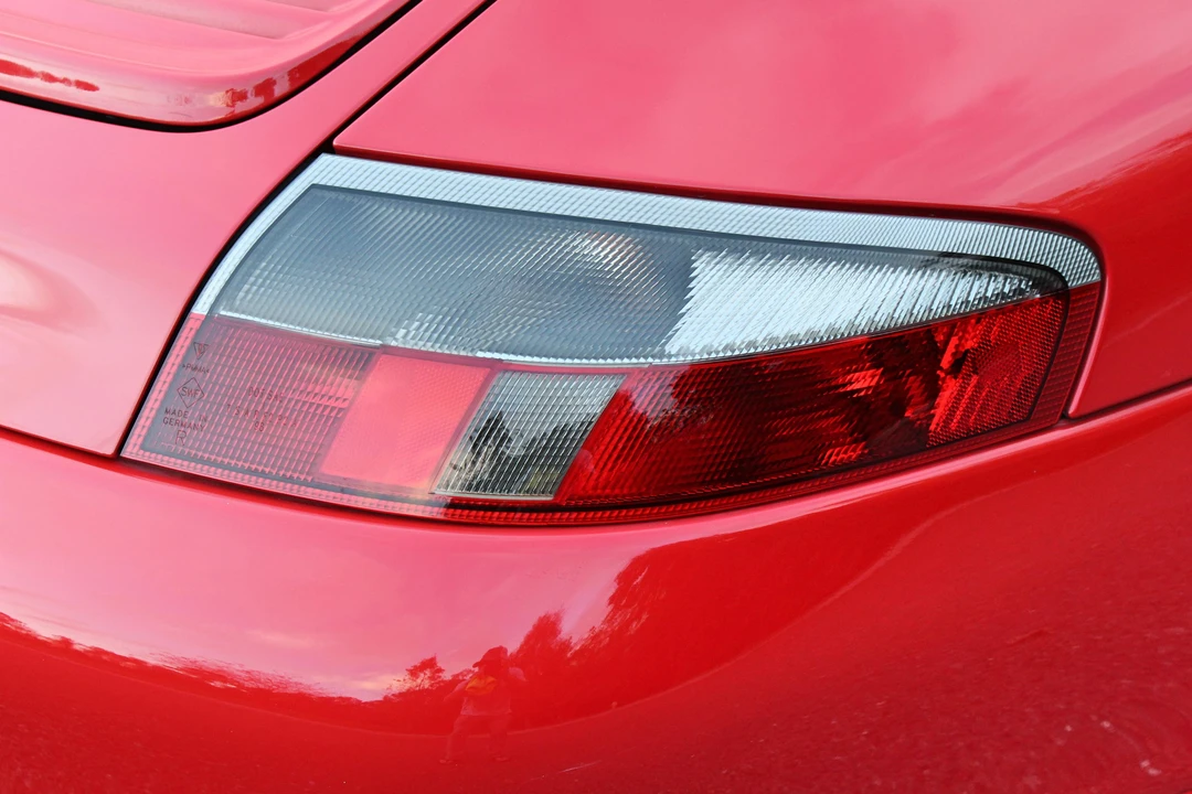 2001 Porsche 996 Carrera - Image 22 of 31