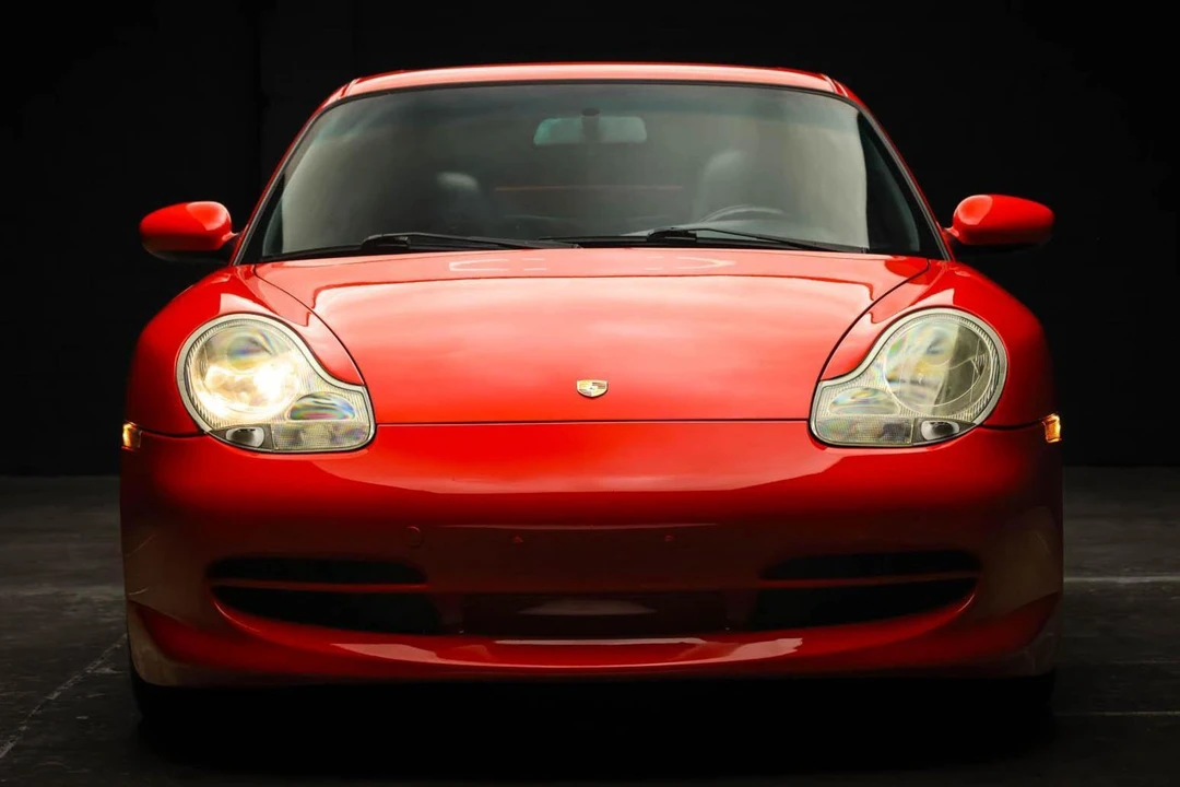 2001 Porsche 996 Carrera - Image 2 of 31
