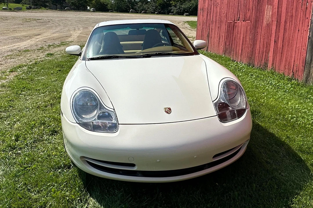 2001 Porsche 996 Carrera - Image 2 of 31