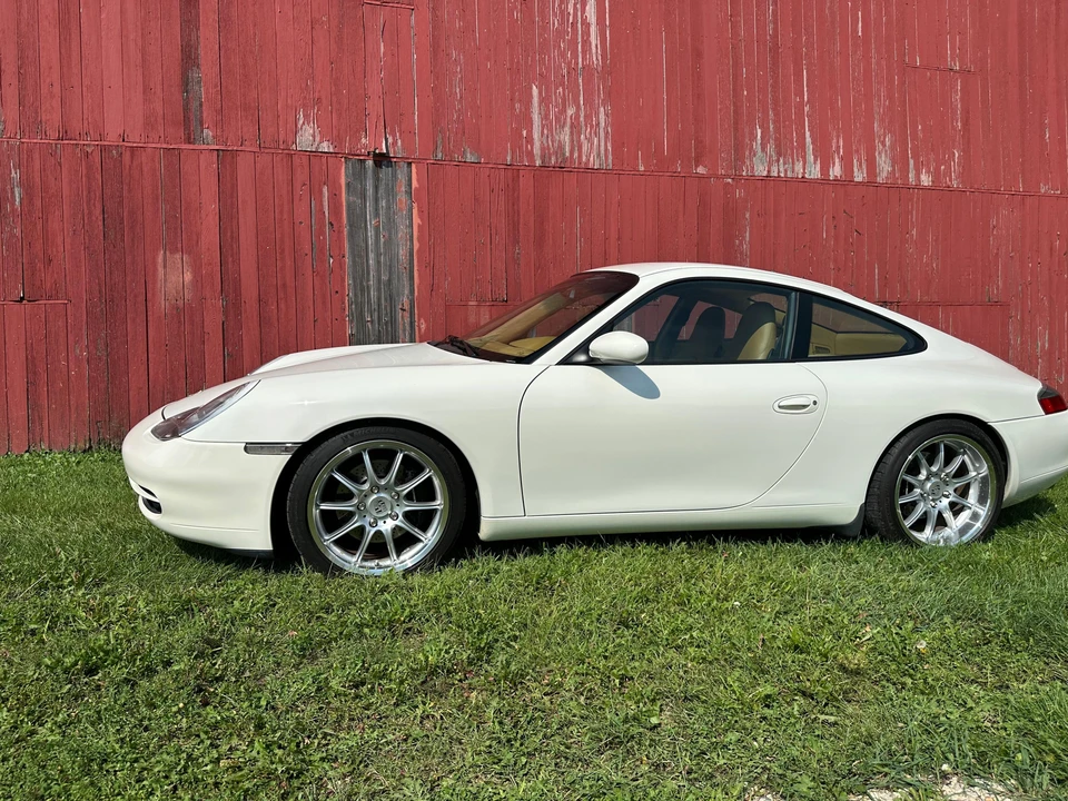 2001 Porsche 996 Carrera - Image 13 of 31