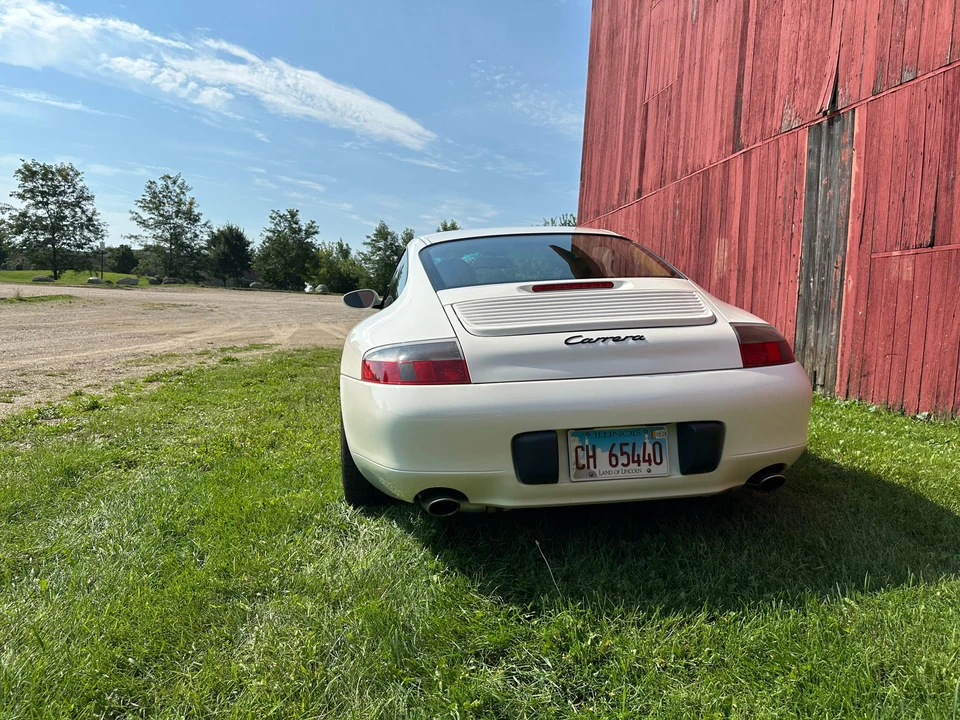 2001 Porsche 996 Carrera - Image 19 of 31