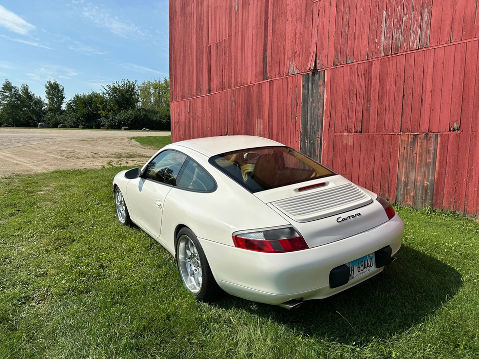 2001 Porsche 996 Carrera - Image 18 of 31