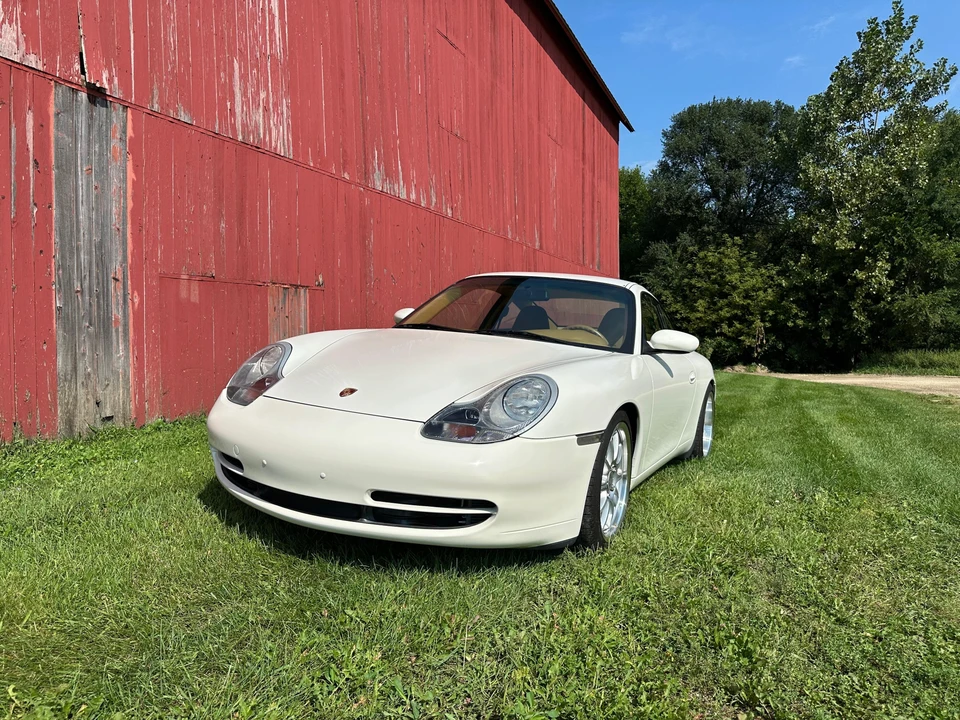 2001 Porsche 996 Carrera - Image 10 of 31