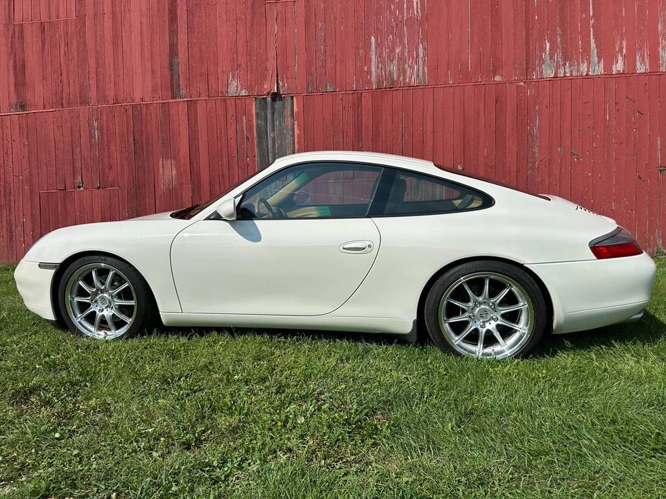 2001 Porsche 996 Carrera - Image 14 of 31