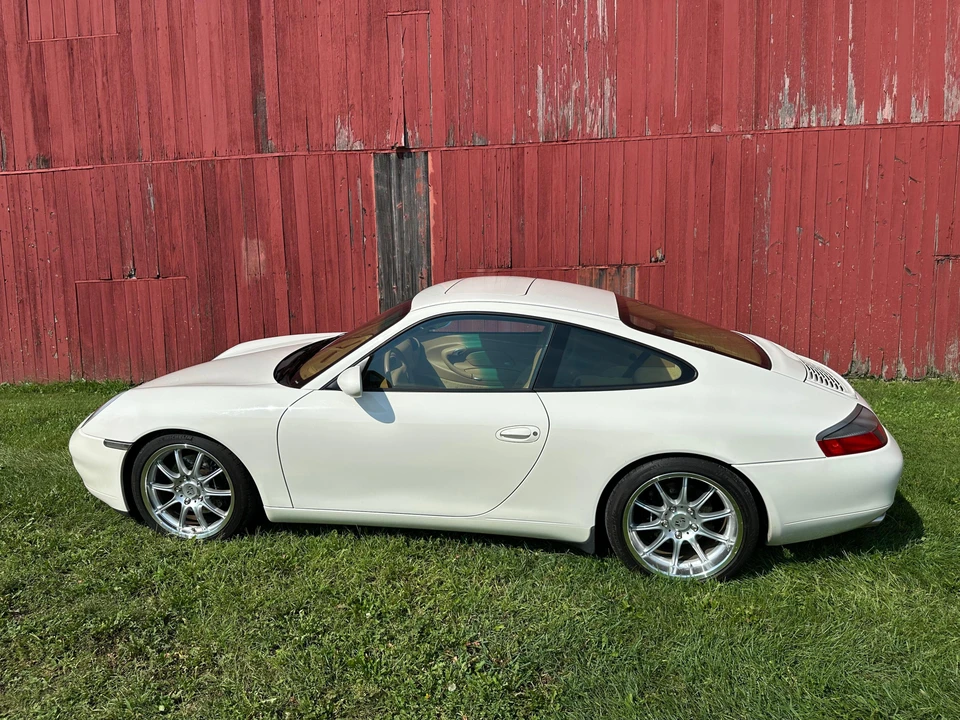 2001 Porsche 996 Carrera - Image 15 of 31