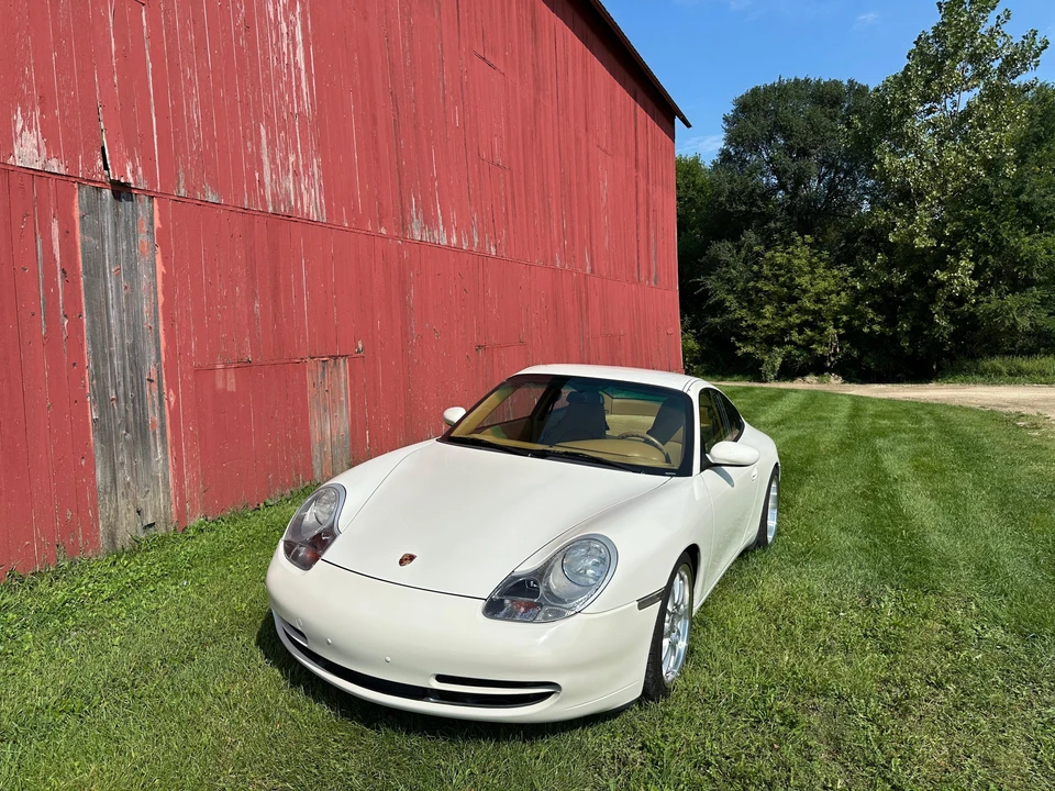2001 Porsche 996 Carrera - Image 9 of 31