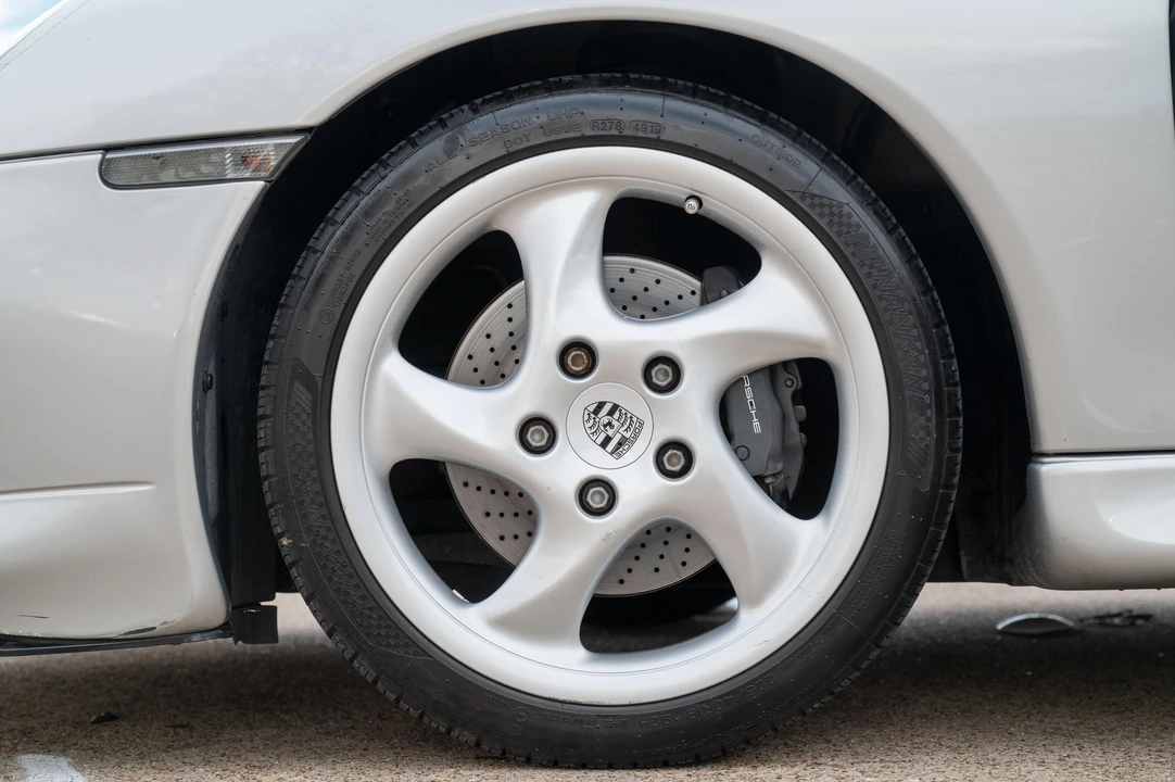 2001 Porsche 996 Carrera - Image 31 of 31