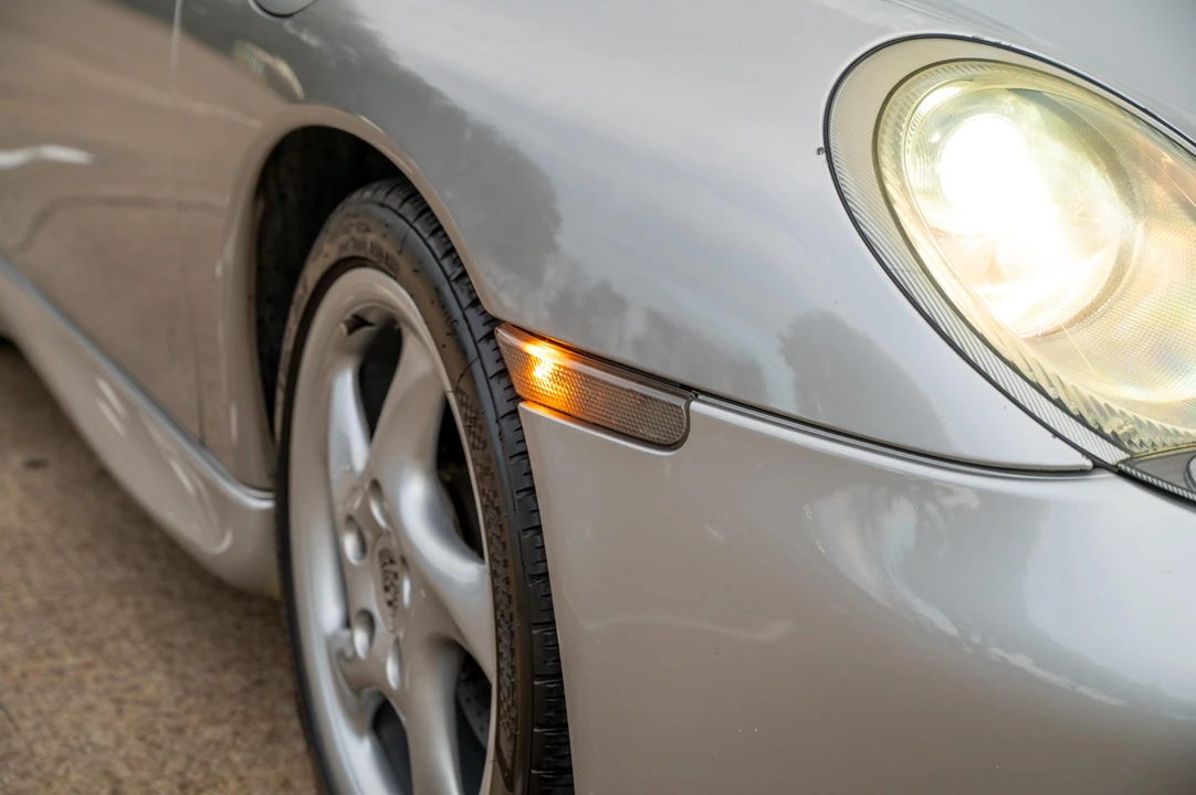 2001 Porsche 996 Carrera - Image 30 of 31
