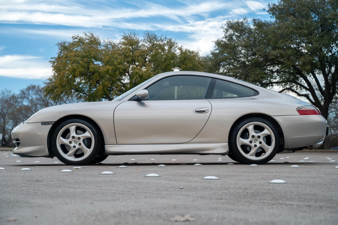 2001 Porsche 996 Carrera - Image 7 of 31