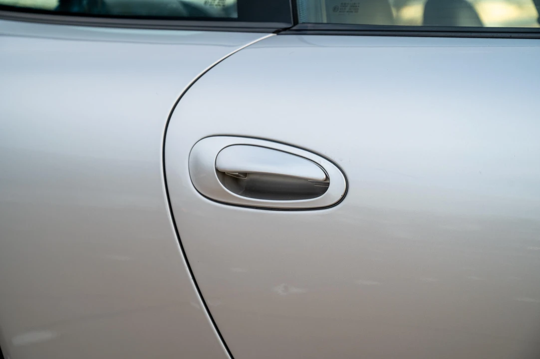 2001 Porsche 996 Carrera - Image 24 of 31