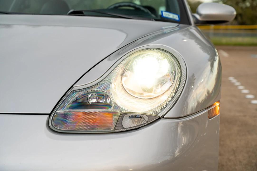 2001 Porsche 996 Carrera - Image 14 of 31