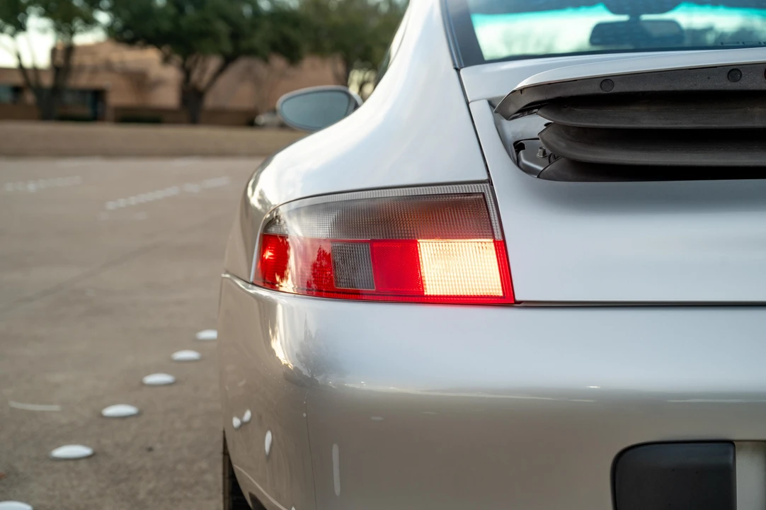 2001 Porsche 996 Carrera - Image 18 of 31