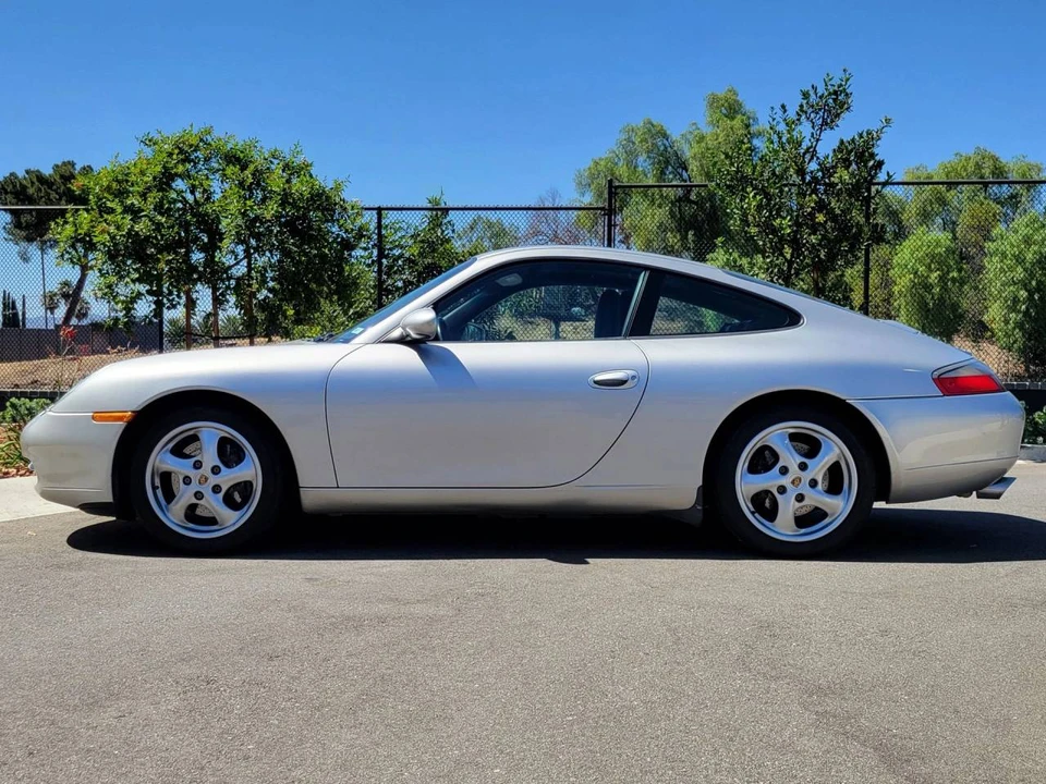 2001 Porsche 996 Carrera - Image 2 of 5