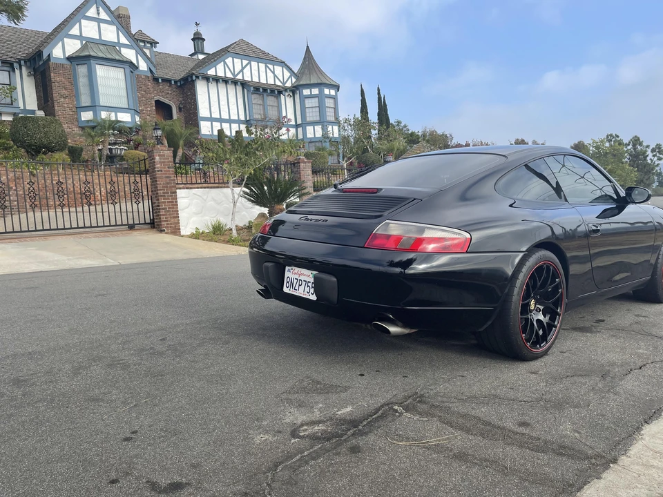 2001 Porsche 996 Carrera - Image 8 of 31