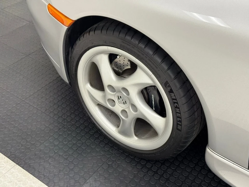 2001 Porsche 996 Carrera - Image 11 of 21