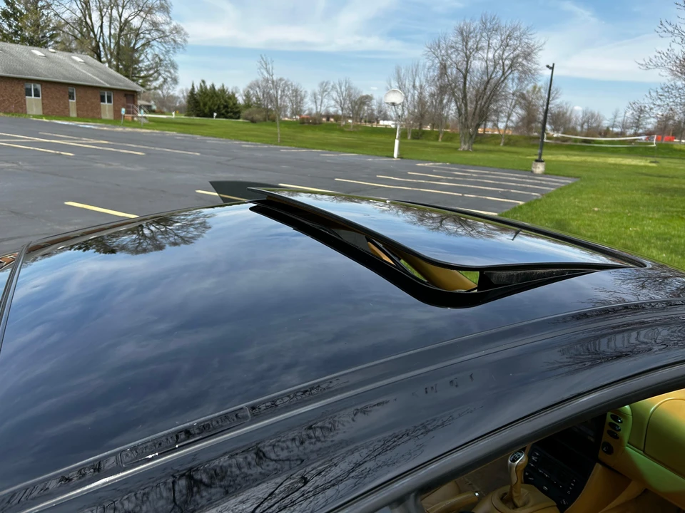 2001 Porsche 996 Carrera - Image 19 of 31