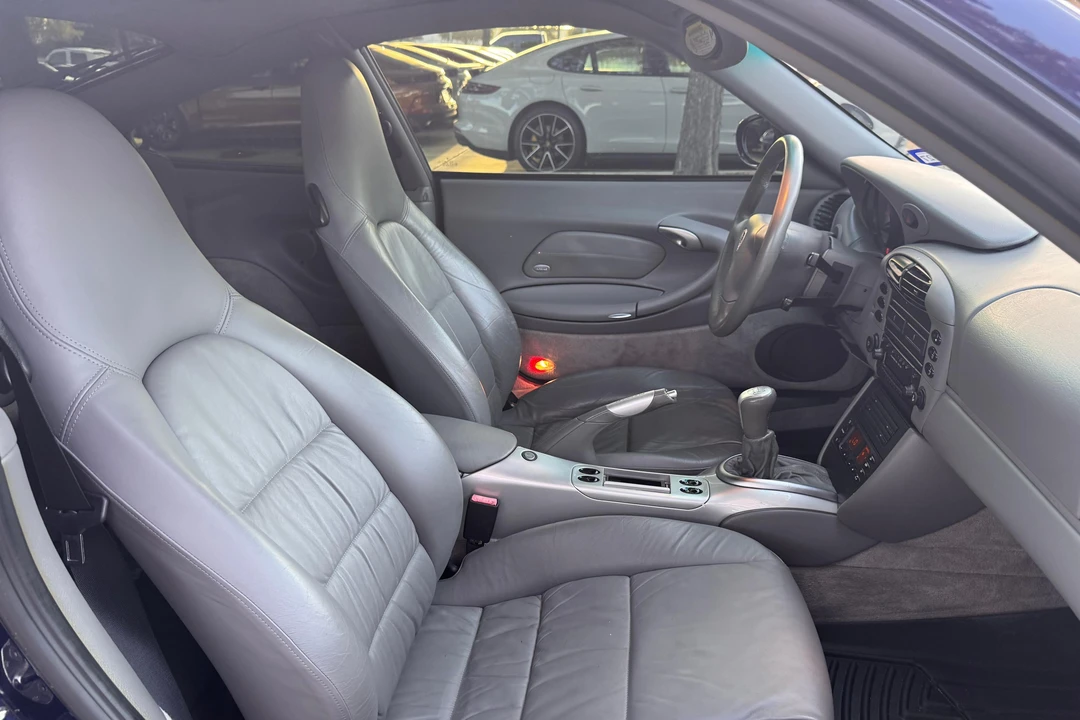 2001 Porsche 996 Carrera - Image 26 of 31