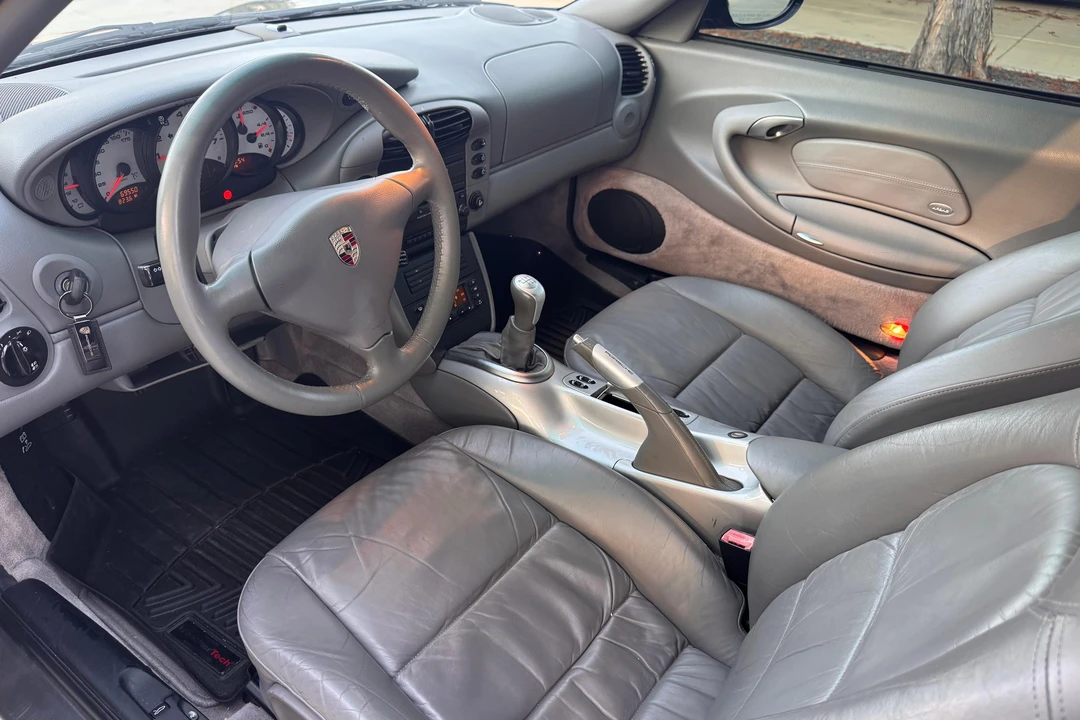 2001 Porsche 996 Carrera - Image 25 of 31
