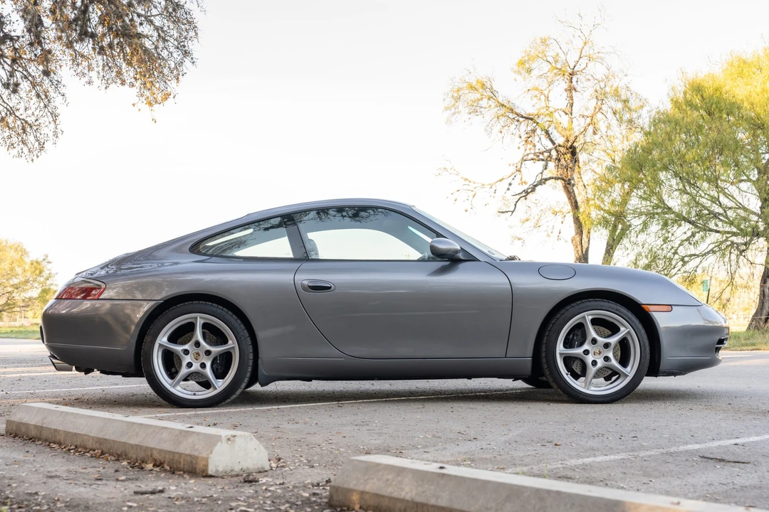2001 Porsche 996 Carrera - Image 7 of 31