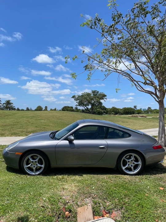 2001 Porsche 996 Carrera - Image 10 of 31