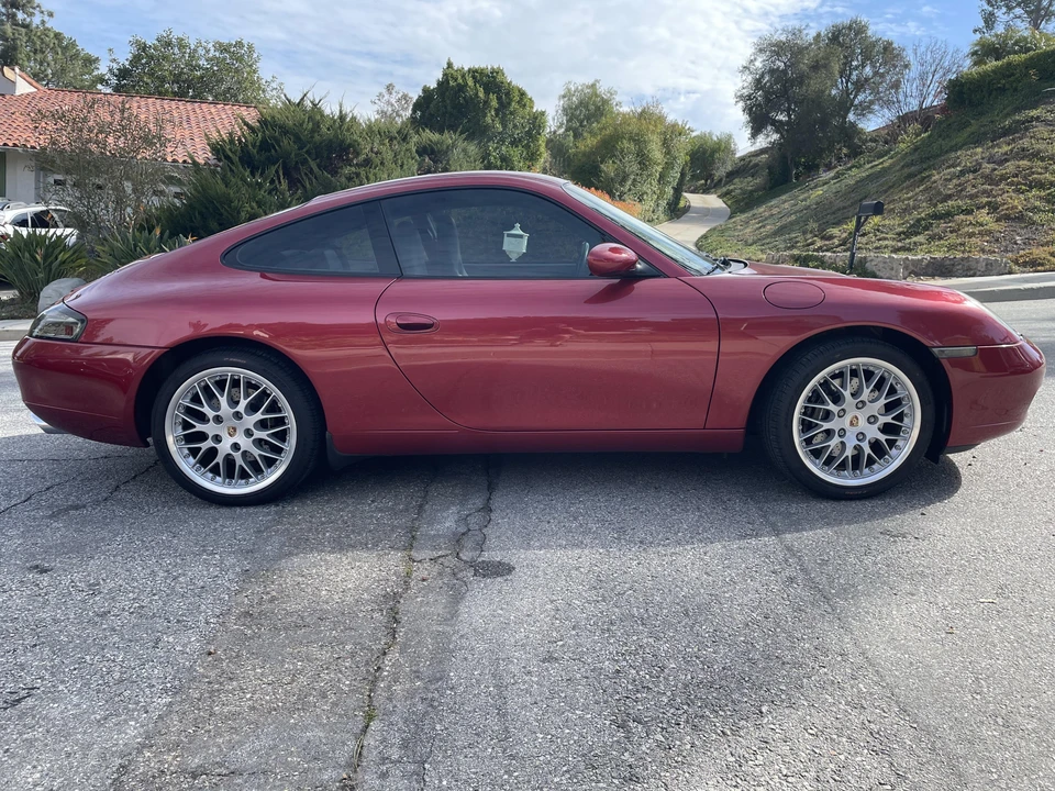 2001 Porsche 996 Carrera - Image 13 of 31