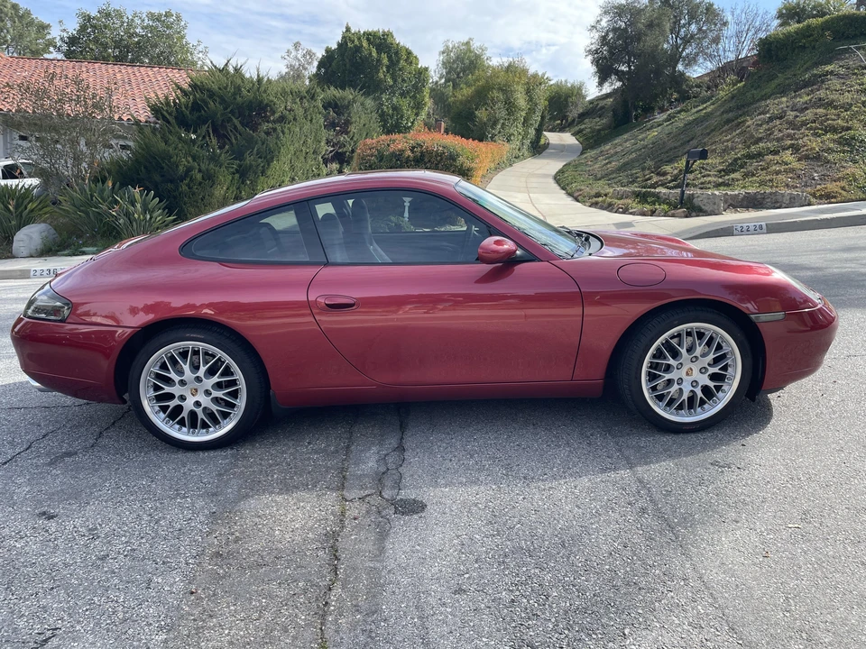 2001 Porsche 996 Carrera - Image 14 of 31