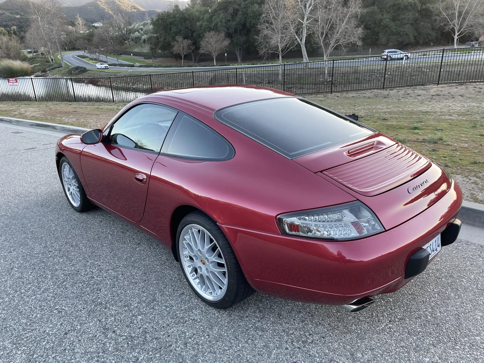 2001 Porsche 996 Carrera - Image 10 of 31