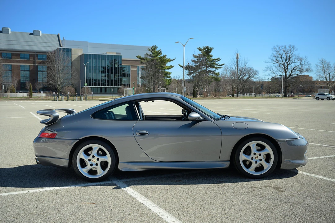 2001 Porsche 996 Carrera - Image 12 of 31