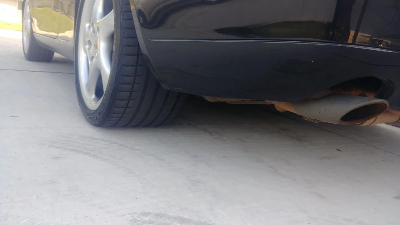 2001 Porsche 996 Carrera - Image 8 of 24
