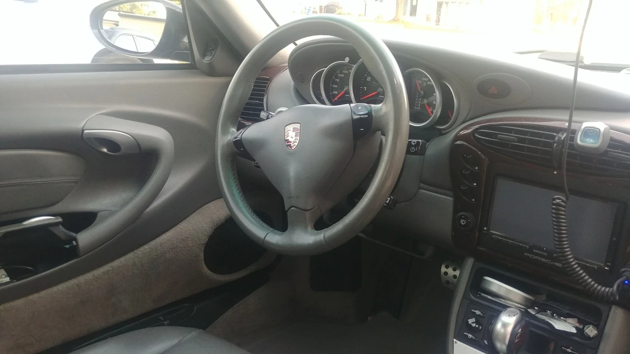 2001 Porsche 996 Carrera - Image 7 of 24