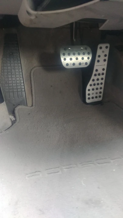 2001 Porsche 996 Carrera - Image 16 of 24