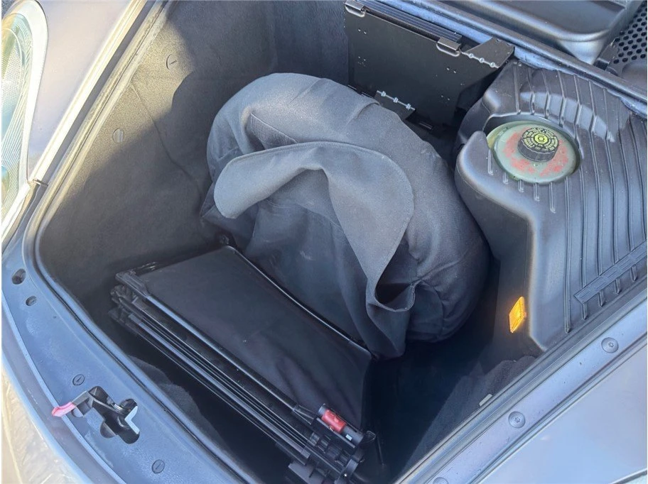 2001 Porsche 996 Carrera - Image 19 of 20