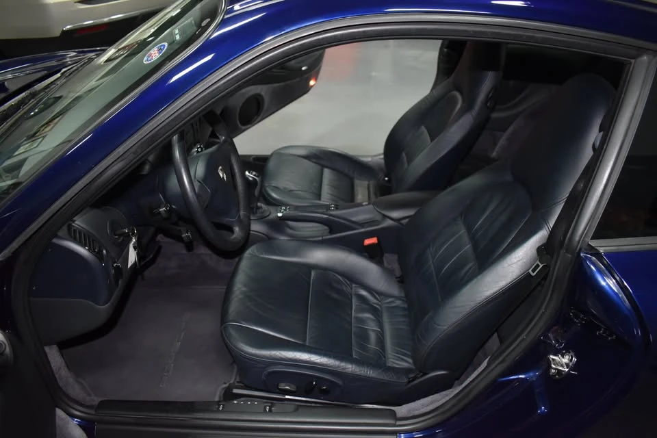 2001 Porsche 996 Carrera - Image 10 of 20