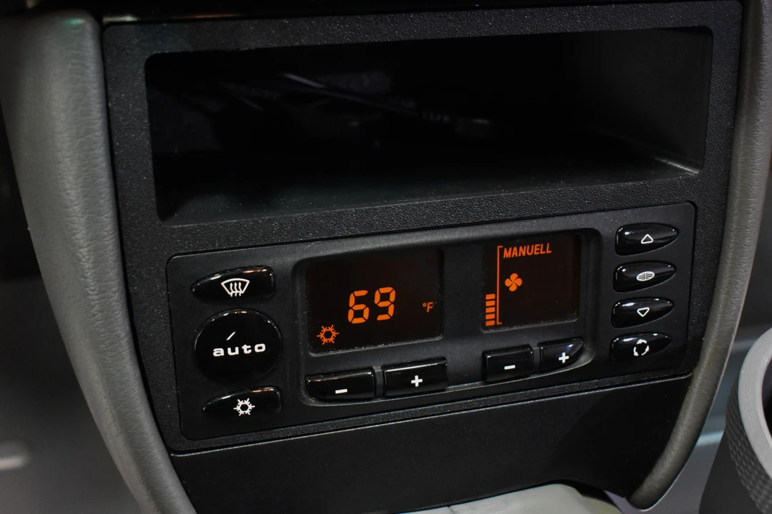 2001 Porsche 996 Carrera - Image 18 of 25