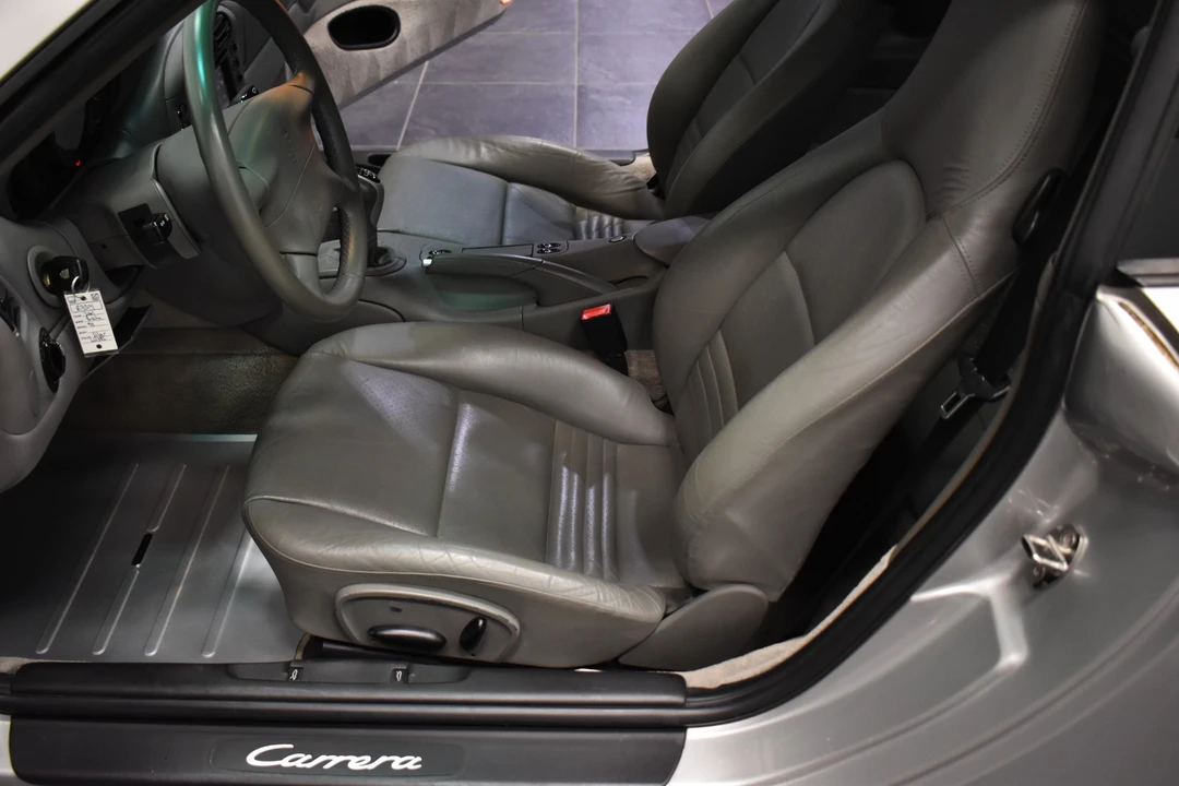 2001 Porsche 996 Carrera - Image 19 of 25