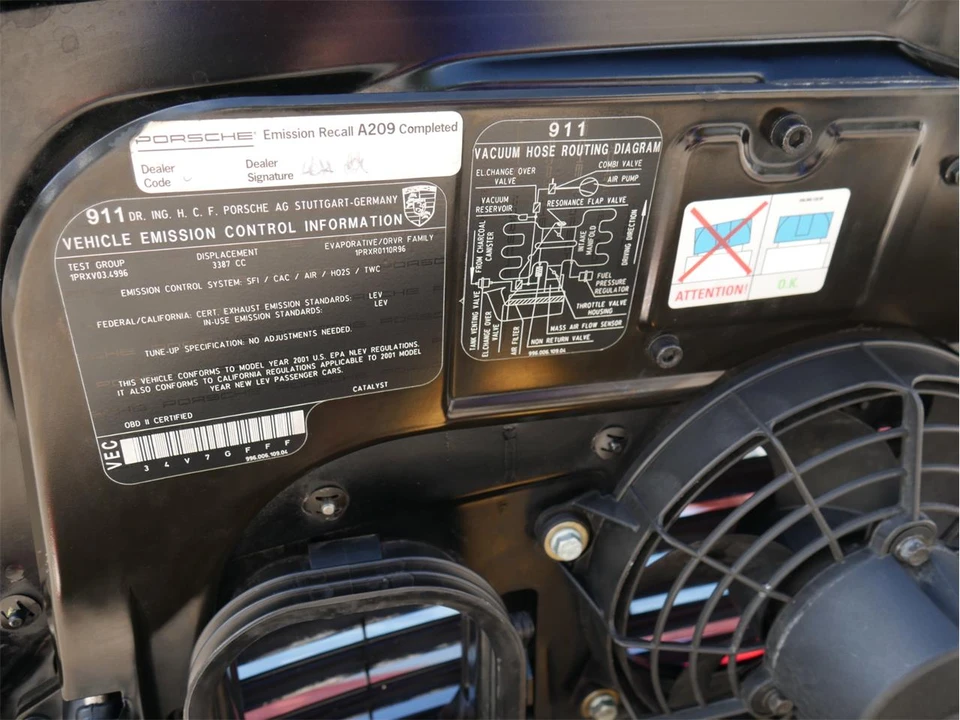 2001 Porsche 996 Carrera - Image 16 of 31