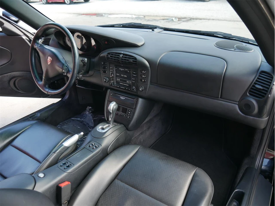 2001 Porsche 996 Carrera - Image 26 of 31