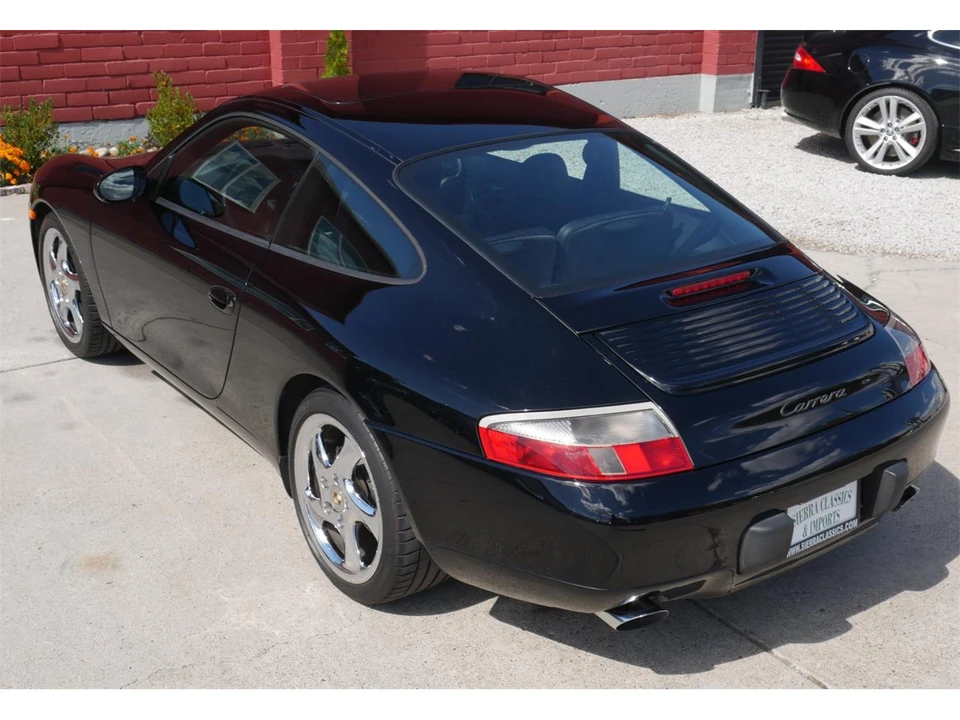 2001 Porsche 996 Carrera - Image 12 of 31