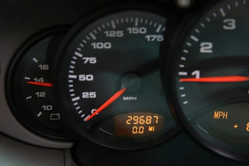 2001 Porsche 996 Carrera - Image 9 of 31
