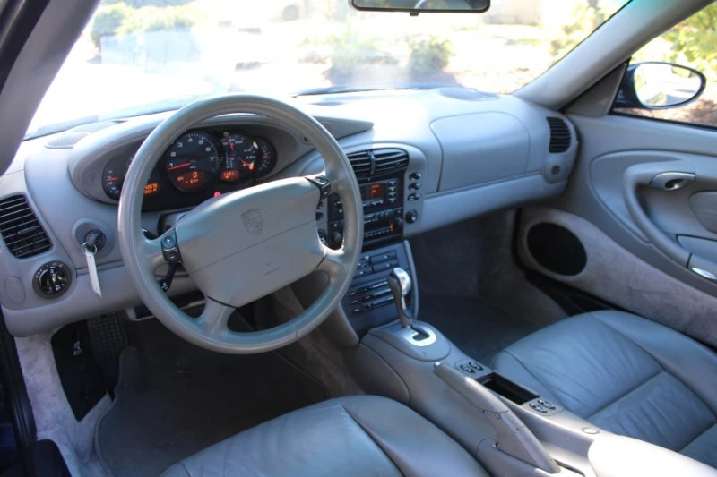 2001 Porsche 996 Carrera - Image 10 of 18